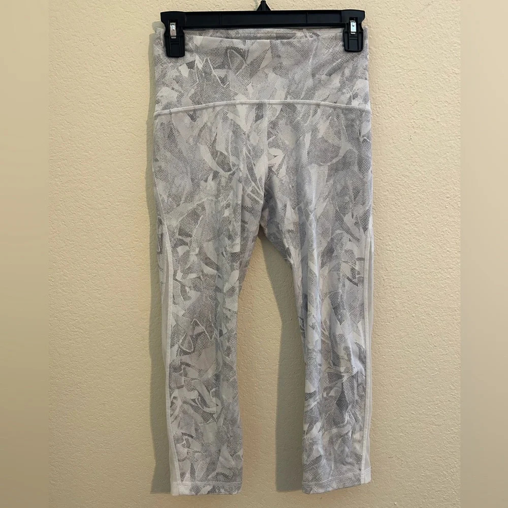 Lululemon Train Times 7/8 Jasmine White Multi Gray Sz 6 Athletic Run Leggings